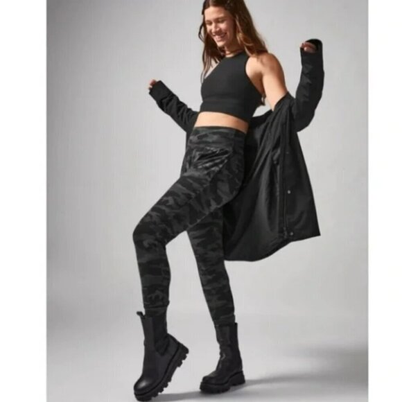 NWT ATHLETA Salutation Camo Jogger XSP - Picture 5 of 11